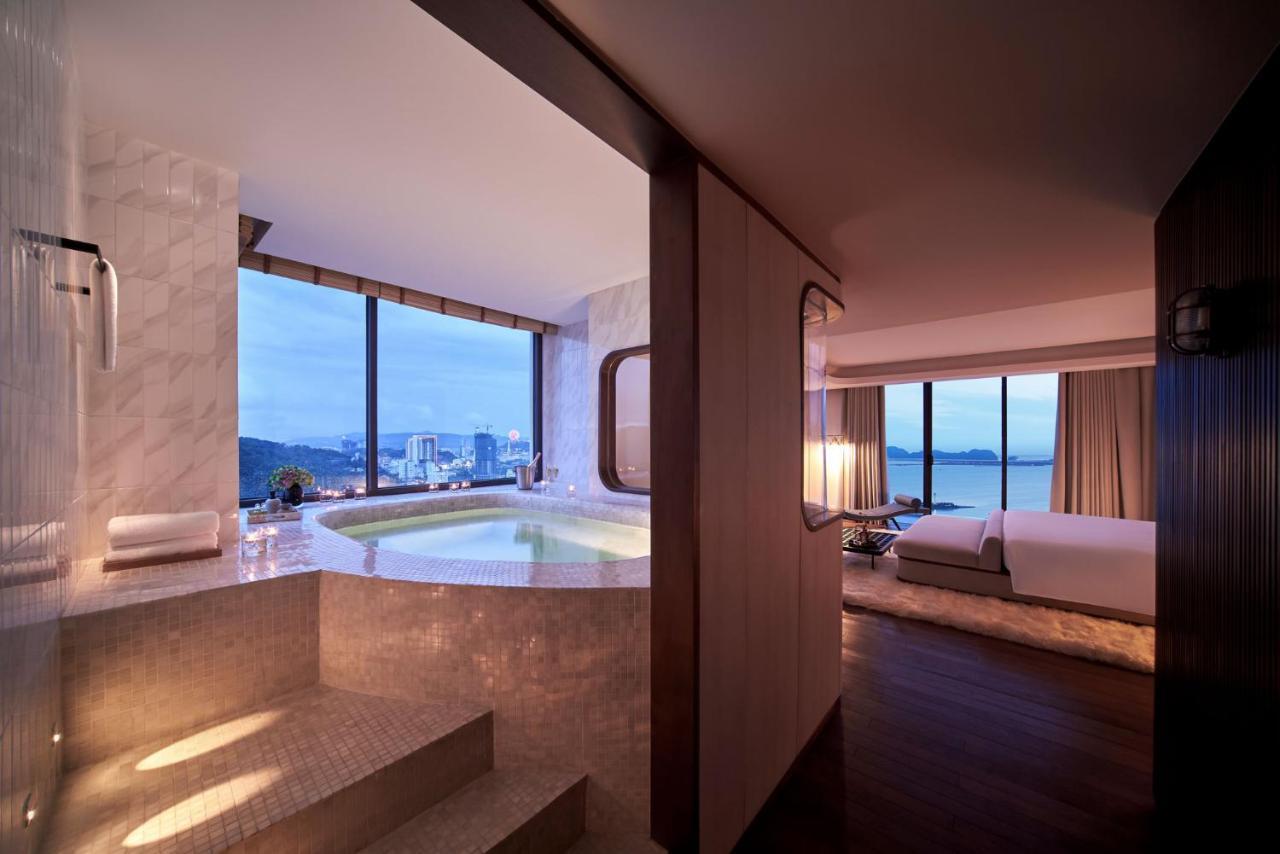 The Yacht Hotel By Dc Ha Long Exterior photo