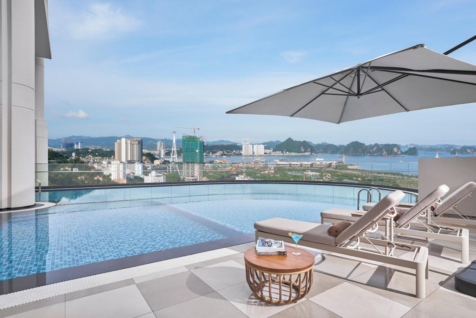 The Yacht Hotel By Dc Ha Long Exterior photo