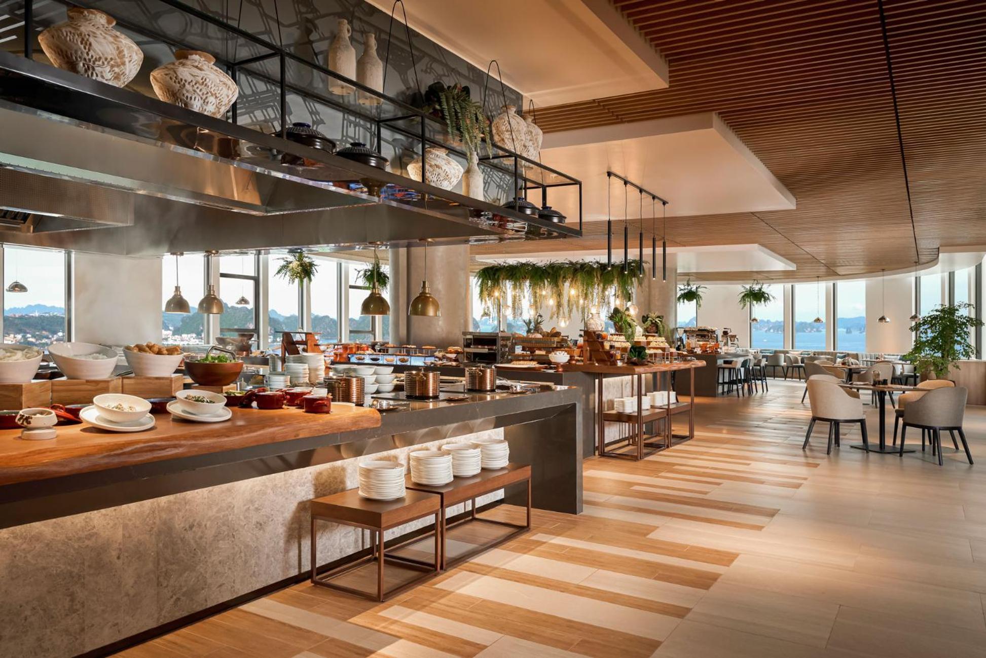 The Yacht Hotel By Dc Ha Long Exterior photo