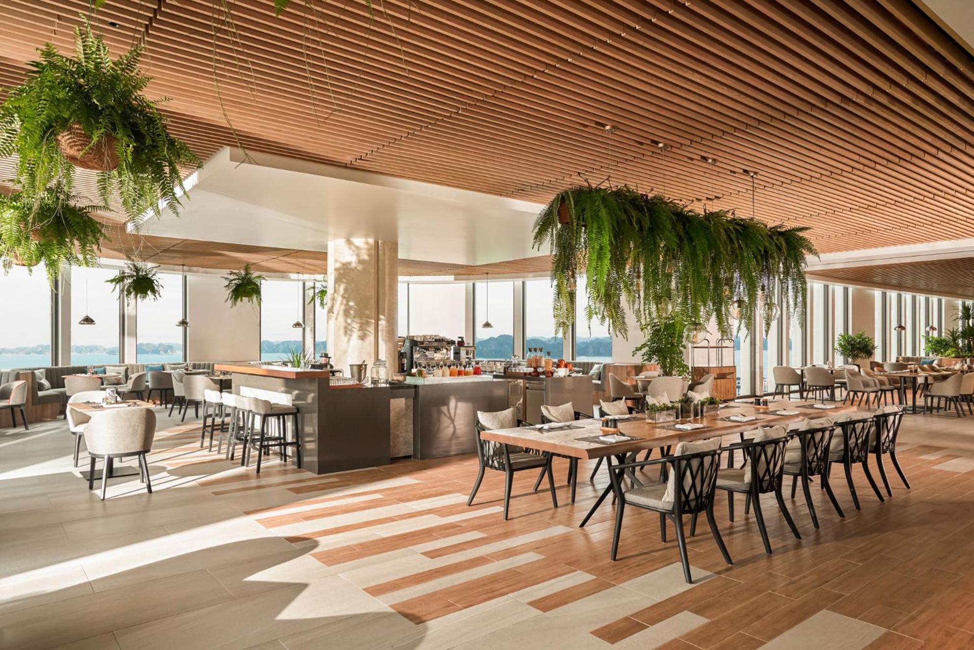 The Yacht Hotel By Dc Ha Long Exterior photo